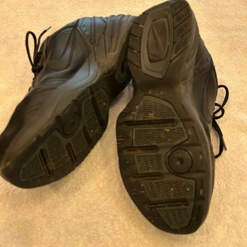 Nike woman’s Black Sneakers